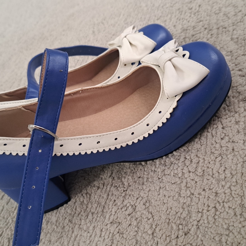 Elegant Blue and White Women's Shoes
